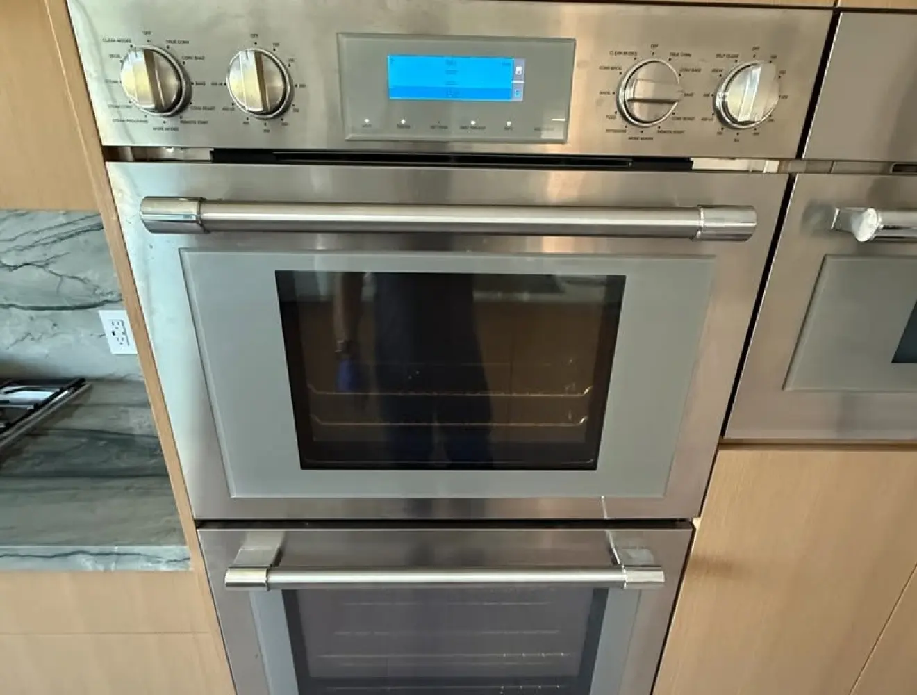 A built-in double electric oven